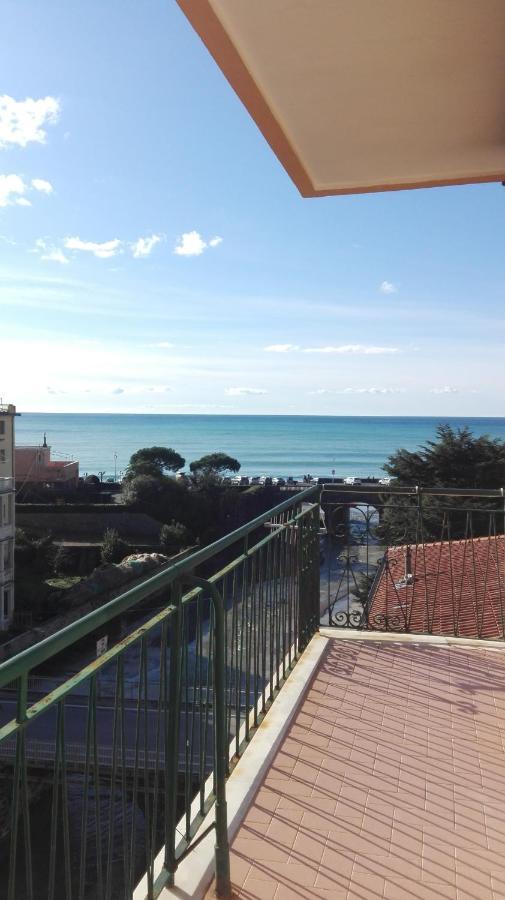 Апартаменти Bianca House Sea View Леванто Екстер'єр фото